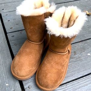 Girls Bailey Bow New size 12 Uggs